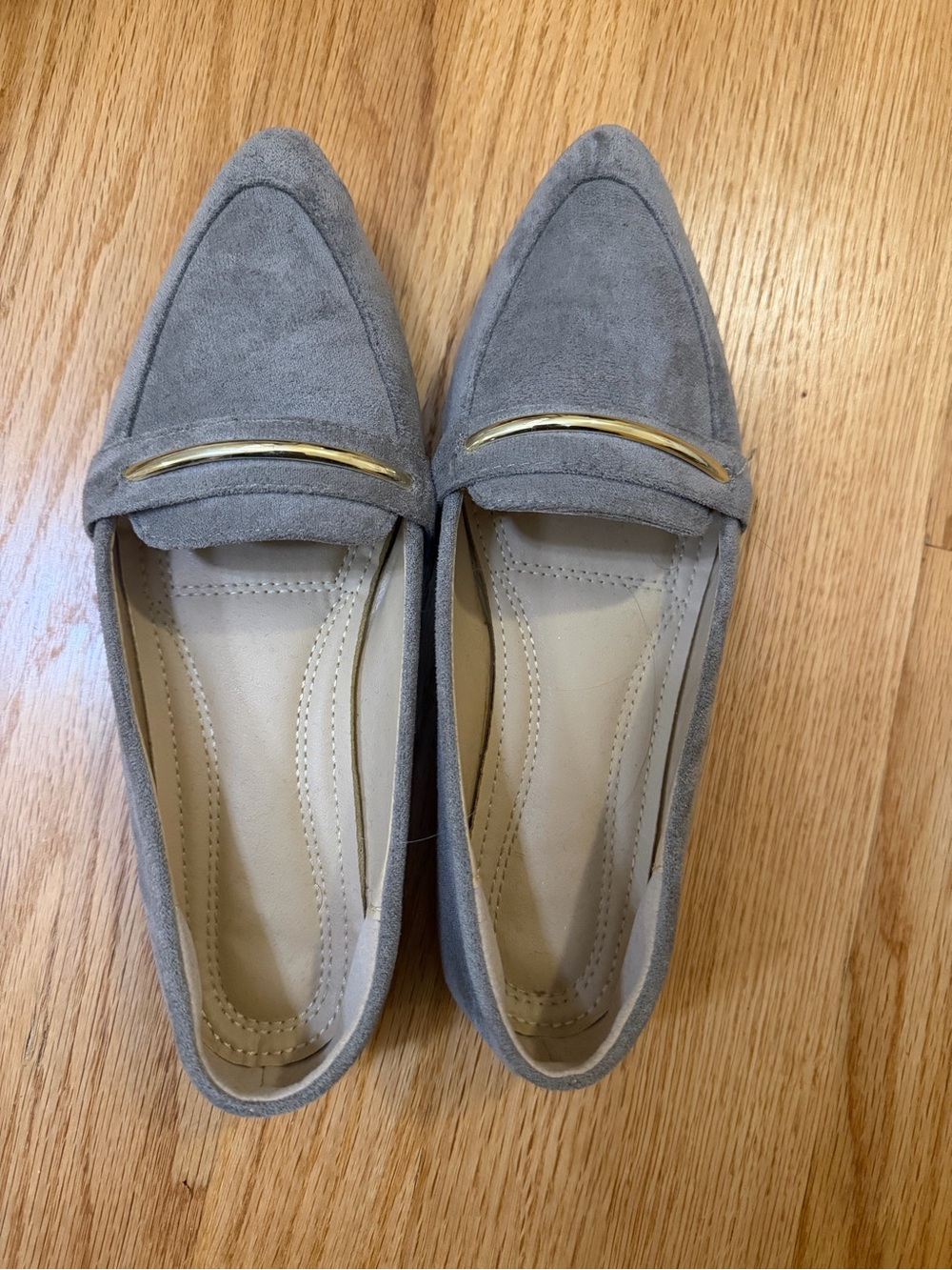 SHEIN Gray Suede Pointed Toe Loafers with Gold Accent